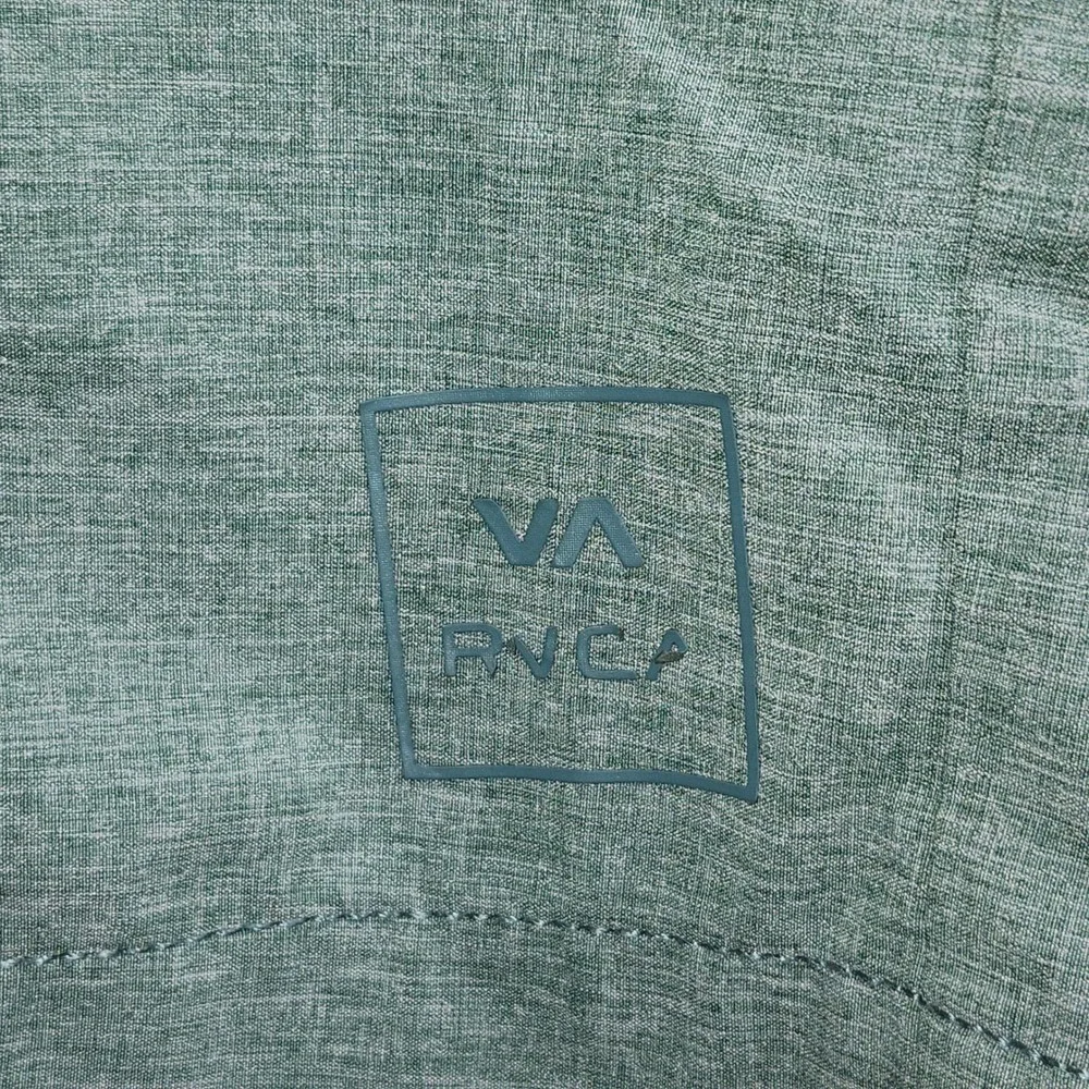 RVCA Boys Hybrid Shorts Size 30 Colorblock Black Green 4-Way Performance Stretch